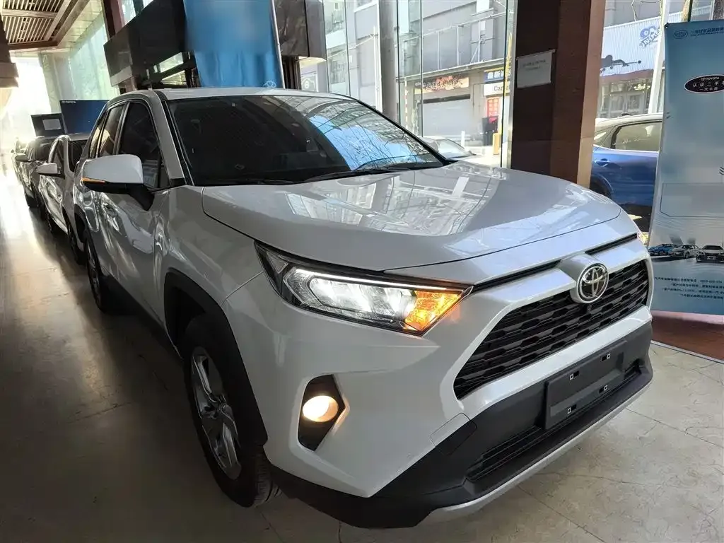 Toyota RAV4 2022 из CN, фото 6