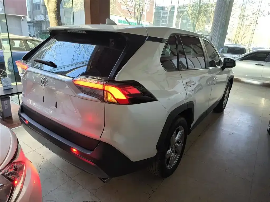 Toyota RAV4 2022 из CN, фото 7