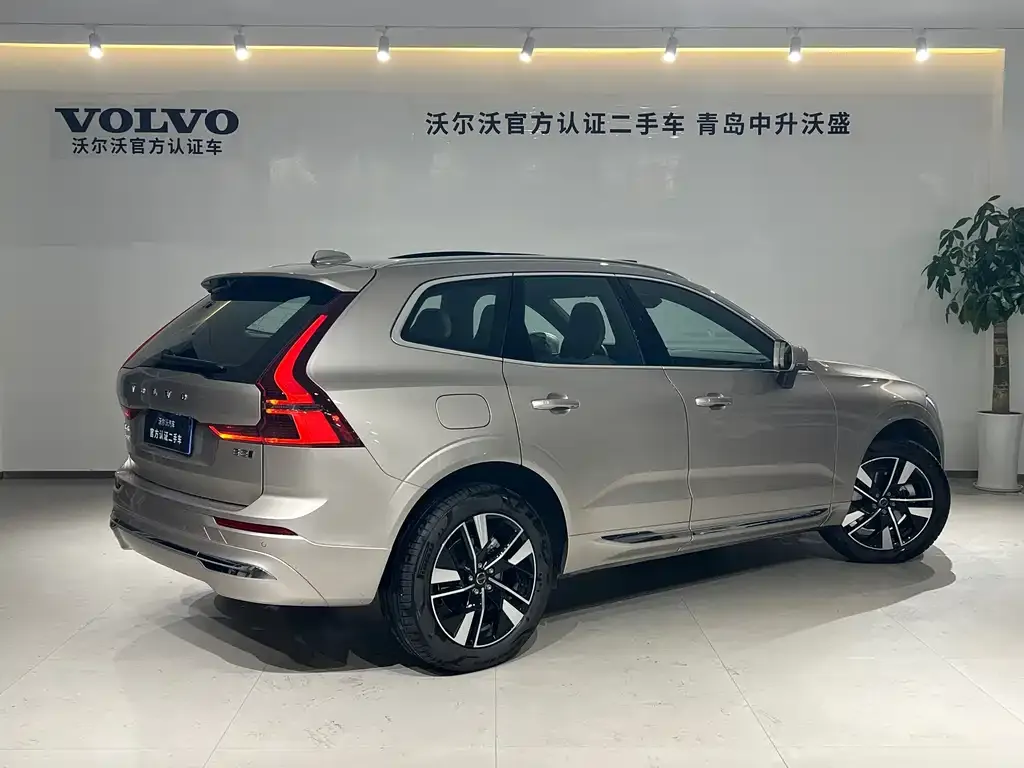 Volvo XC60 — фото 7