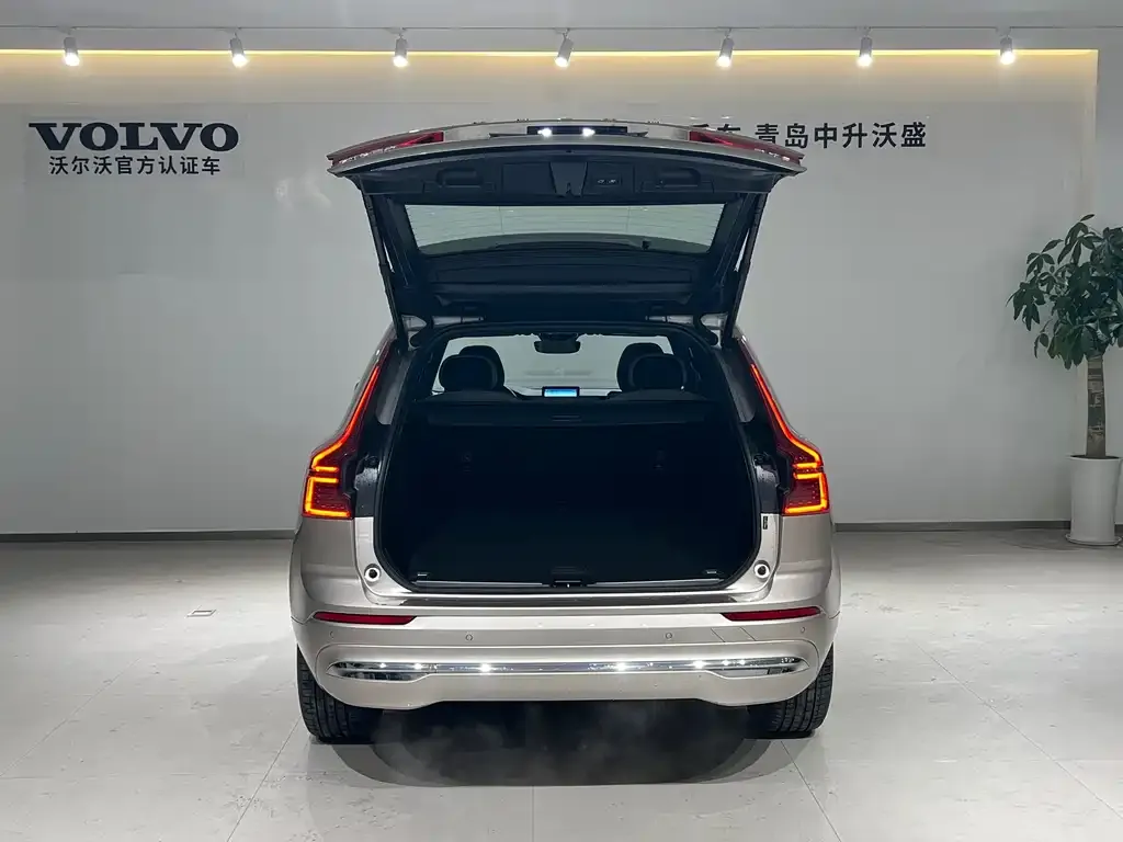 Volvo XC60 — фото 2