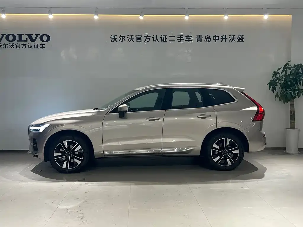 Volvo XC60 — фото 6