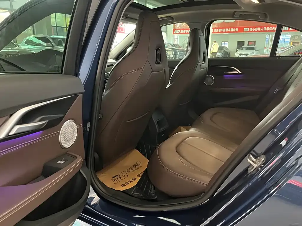 BMW 1 Series 2023 из CN, фото 9
