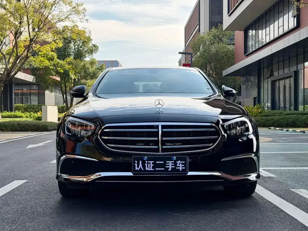 Mercedes-Benz E-Class — фото 10