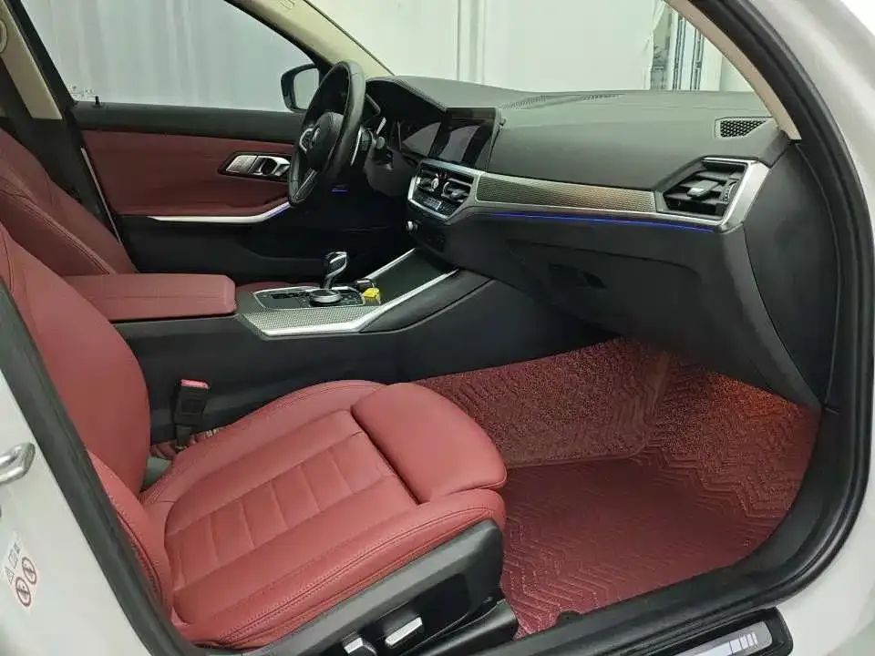 BMW 3 Series 2021 из CN, фото 9