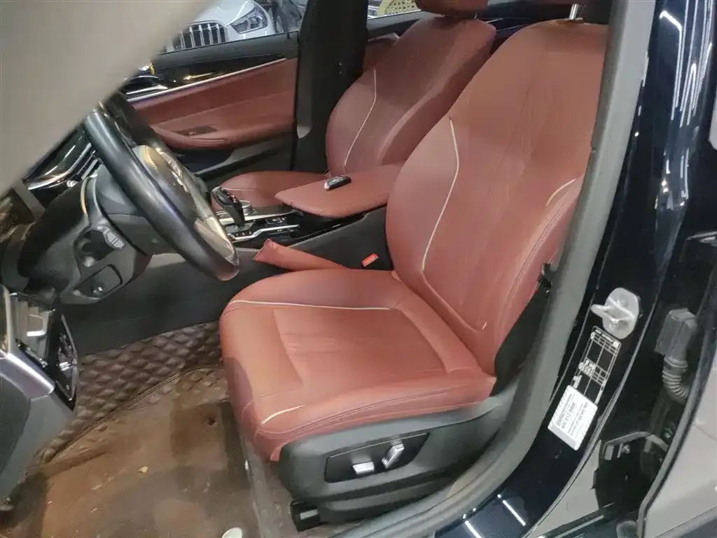 BMW 5 Series 2023 из CN, фото 6