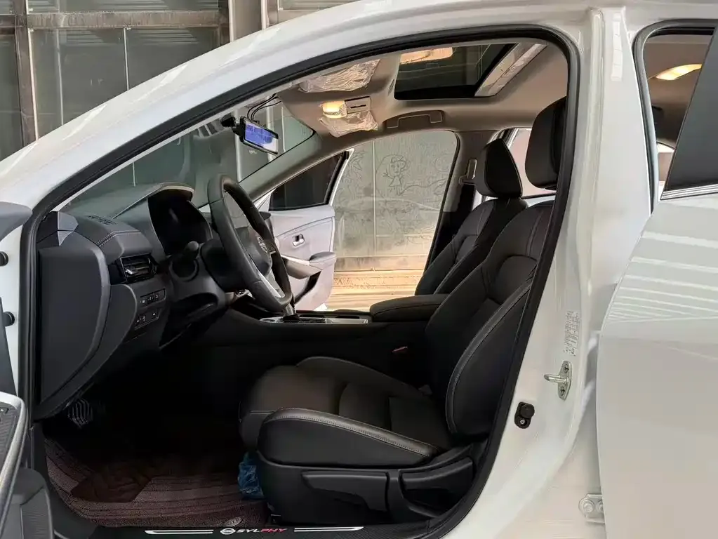 Nissan Sylphy 2025 из CN, фото 10