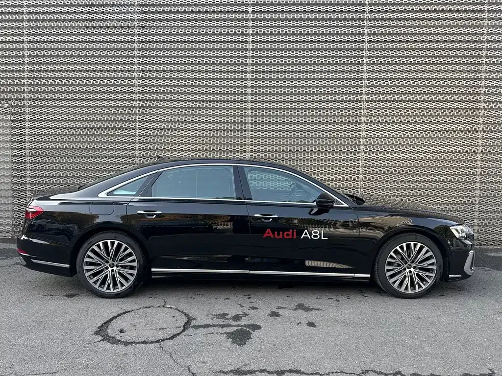 Audi A8 2024 из CN, фото 7