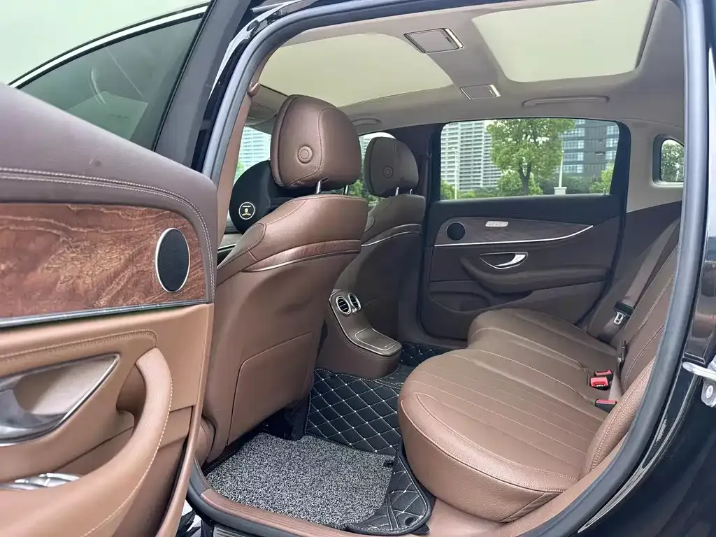 Mercedes-Benz E-Class 2023 из CN, фото 4