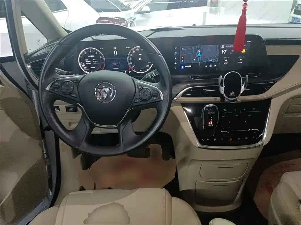Buick GL8 2023 из CN, фото 10