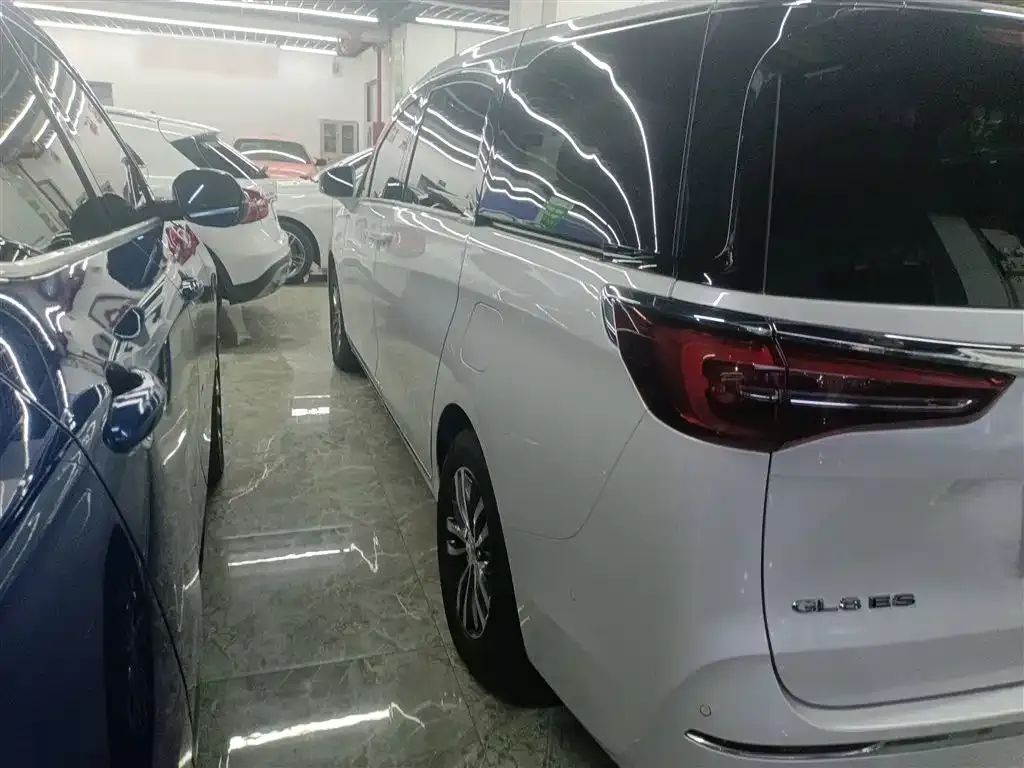 Buick GL8 2023 из CN, фото 2