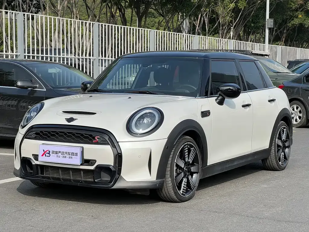 MINI Cooper (3-door) 2023 из CN, фото 1