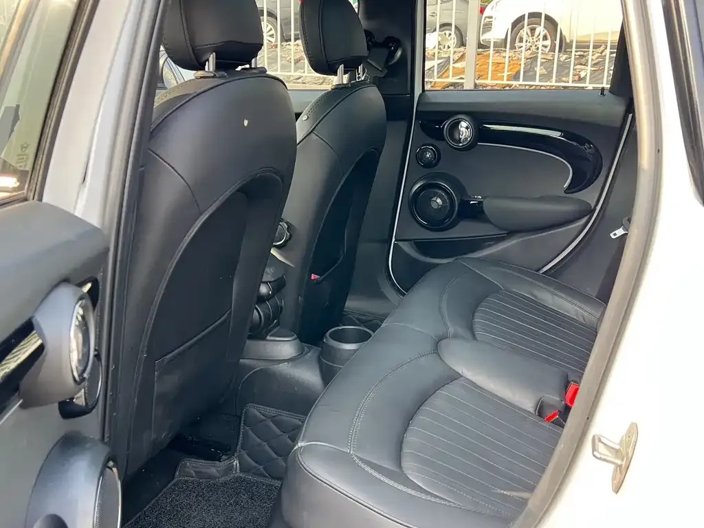 MINI Cooper (3-door) 2023 из CN, фото 3