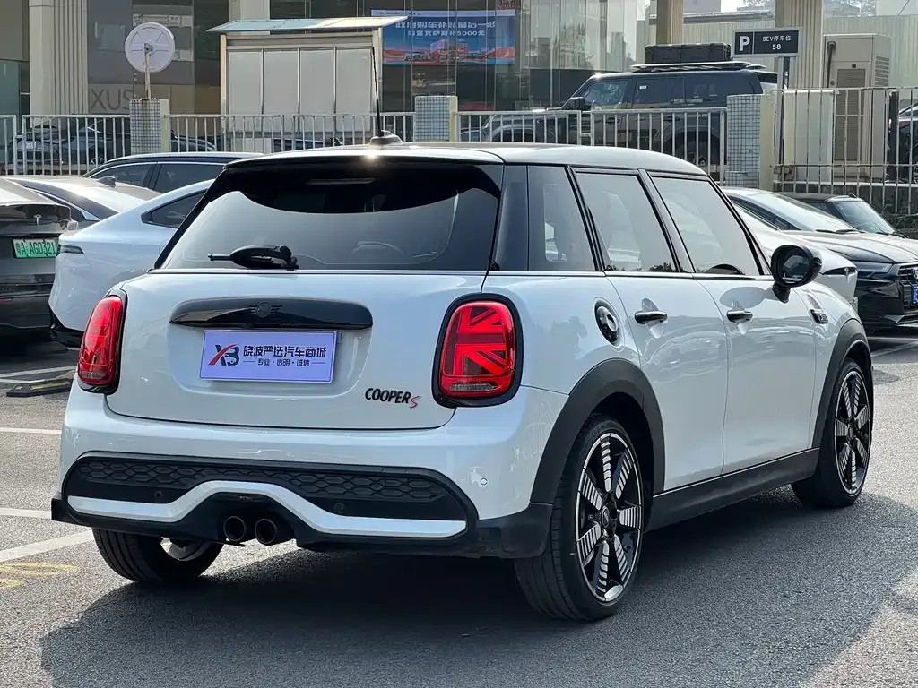 MINI Cooper (3-door) 2023 из CN, фото 9