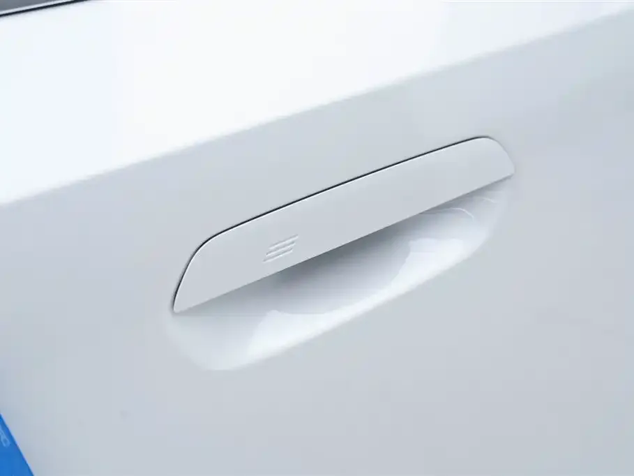 BMW 5 Series 2024 из CN, фото 9
