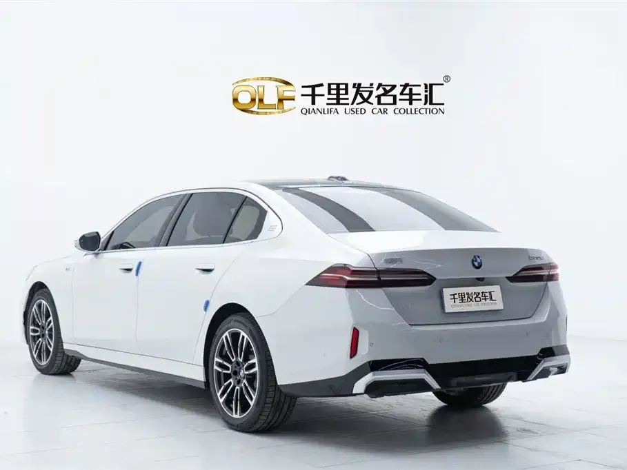 BMW 5 Series 2024 из CN, фото 2