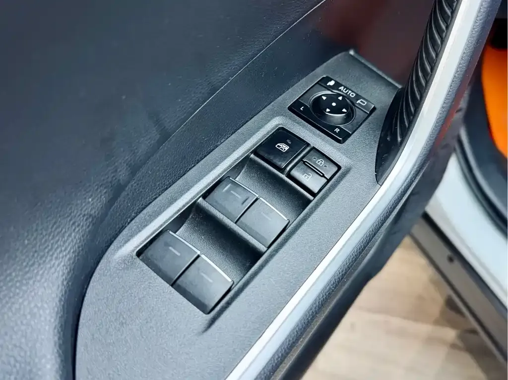 Toyota Wildlander 2023 из CN, фото 2