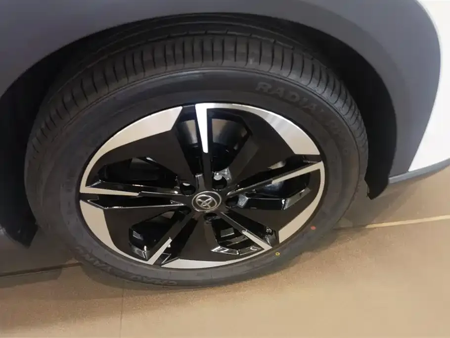 Toyota Platinum 3X 2025 из CN, фото 6