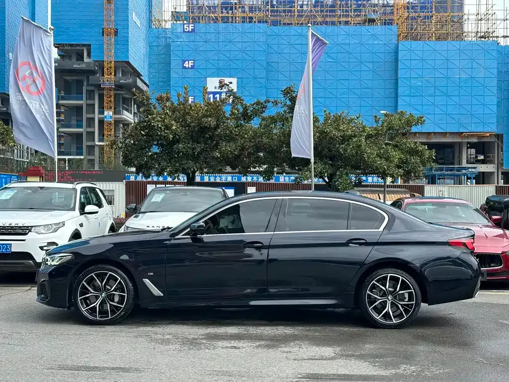 BMW 5 Series 2022 из CN, фото 8