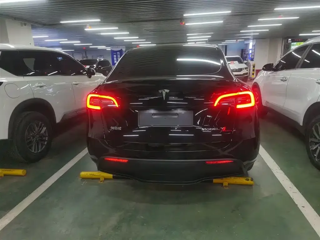Tesla Model Y 2023 из CN, фото 10
