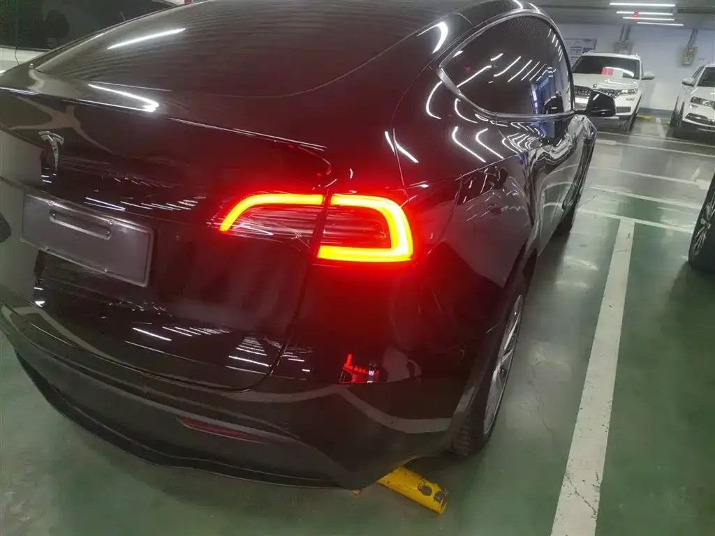 Tesla Model Y 2023 из CN, фото 9