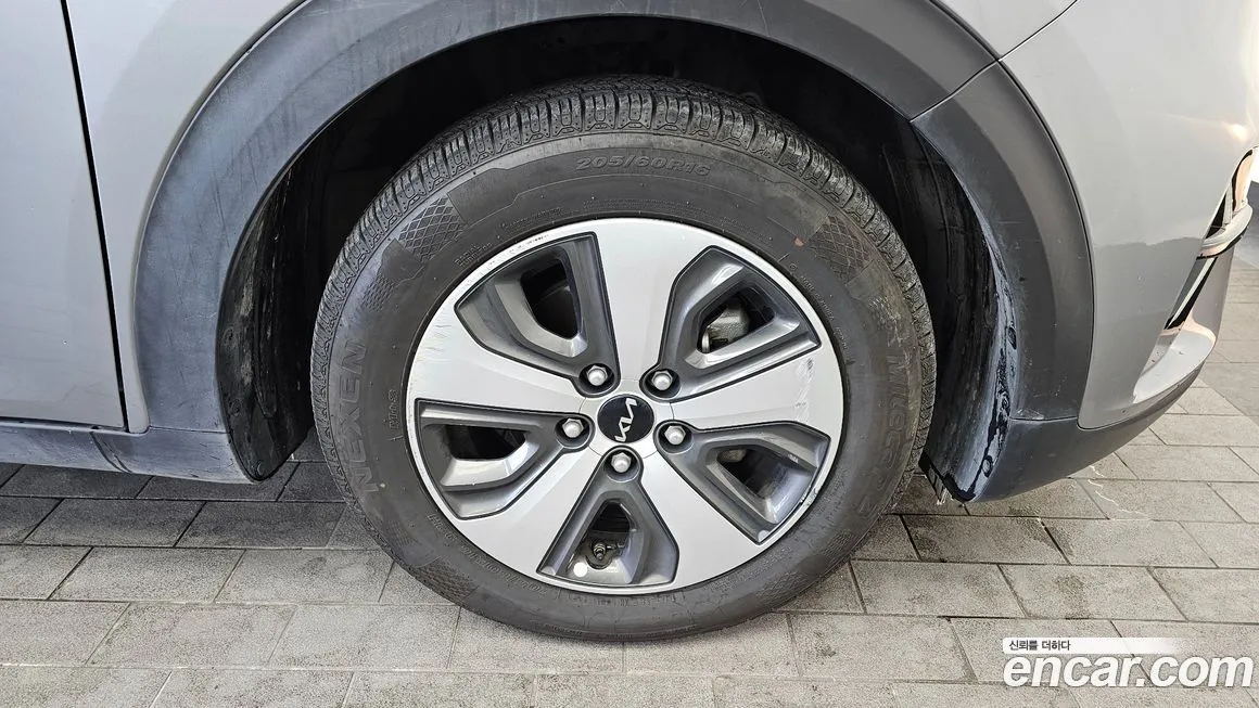 Kia Niro — фото 10