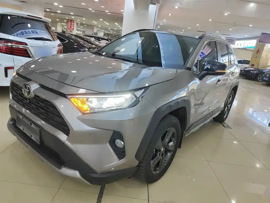 Toyota RAV4 2022 из CN, фото 1