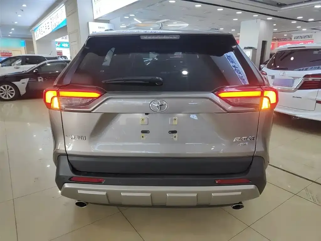 Toyota RAV4 2022 из CN, фото 10