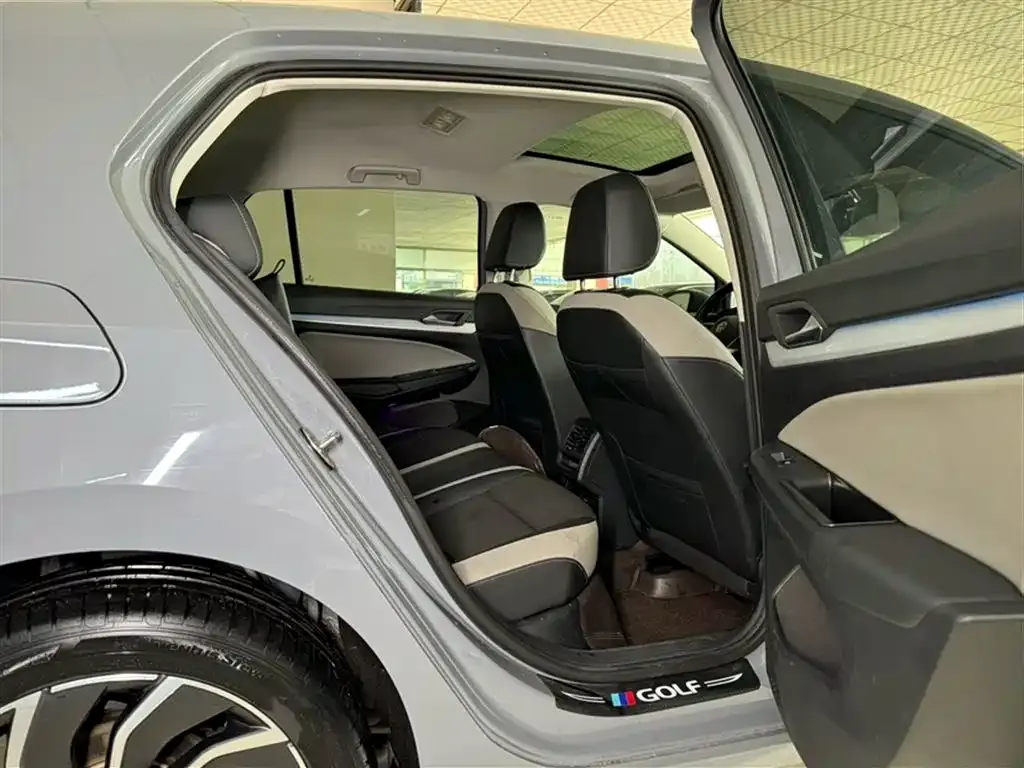 Volkswagen Golf 2022 из CN, фото 9