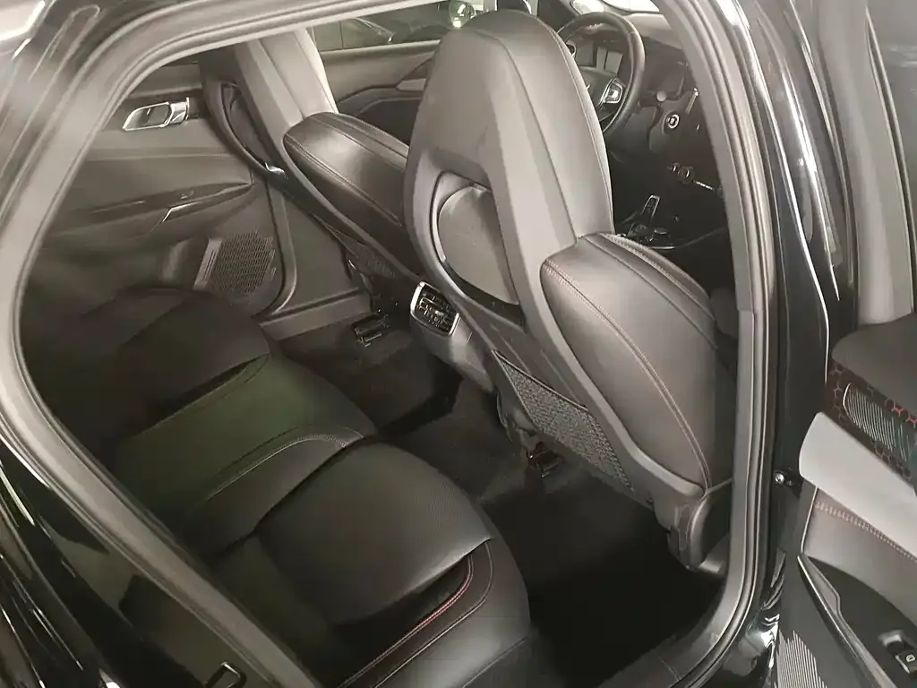 Lynk & Co 03 2023 из CN, фото 5