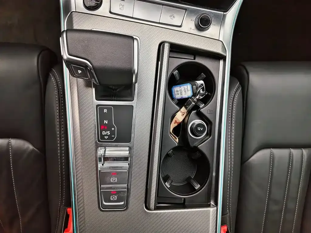 Audi A6L 2023 из CN, фото 5
