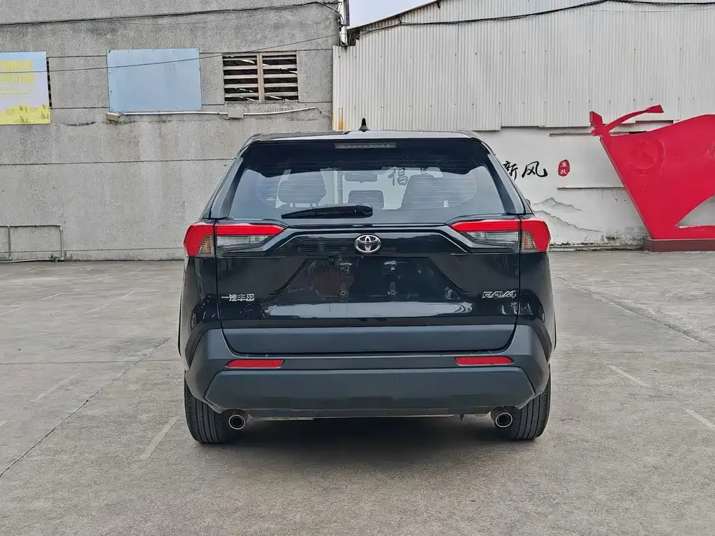 Toyota RAV4 2023 из CN, фото 6