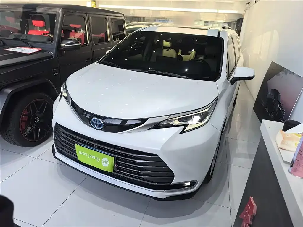 Toyota Sienna 2023 из CN, фото 9