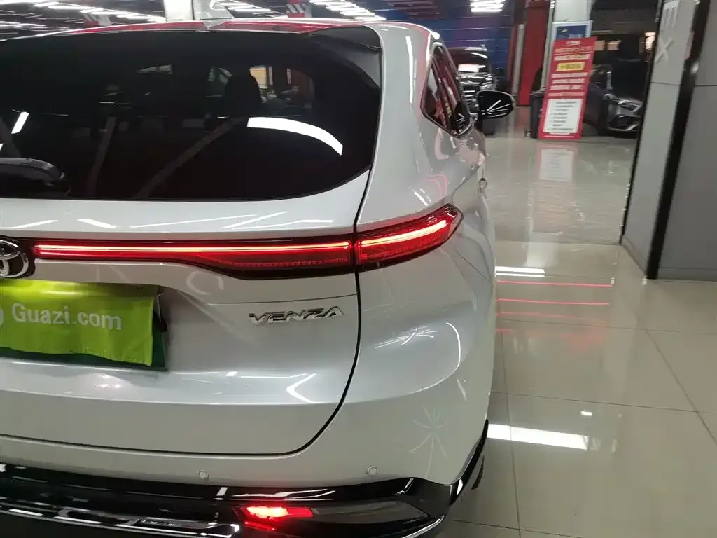 Toyota Venza 2024 из CN, фото 8