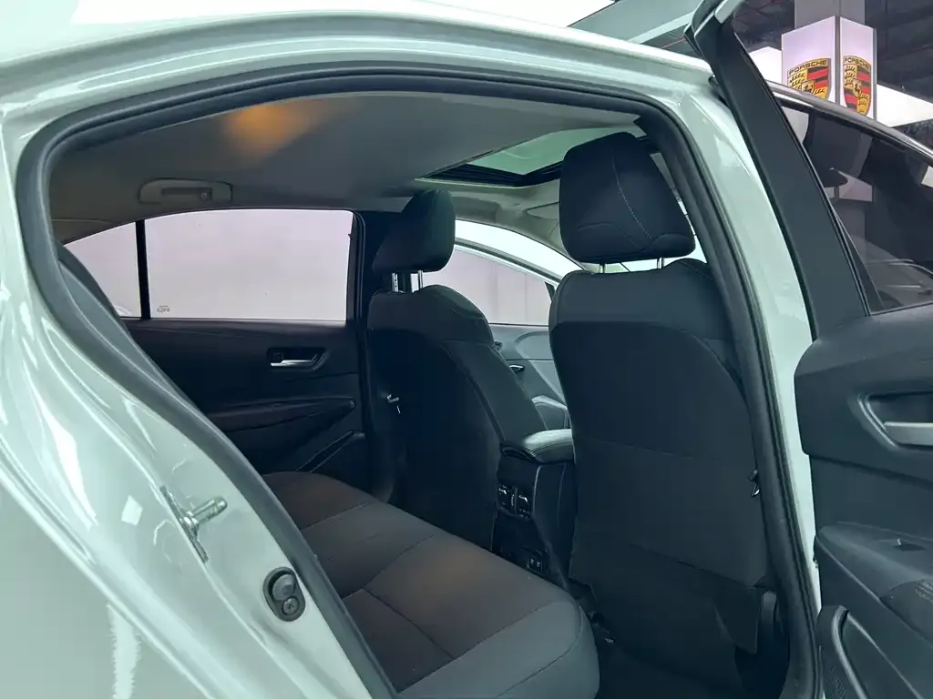 Toyota Corolla 2022 из CN, фото 2