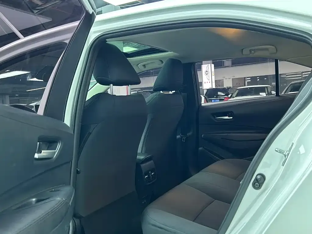 Toyota Corolla 2022 из CN, фото 10