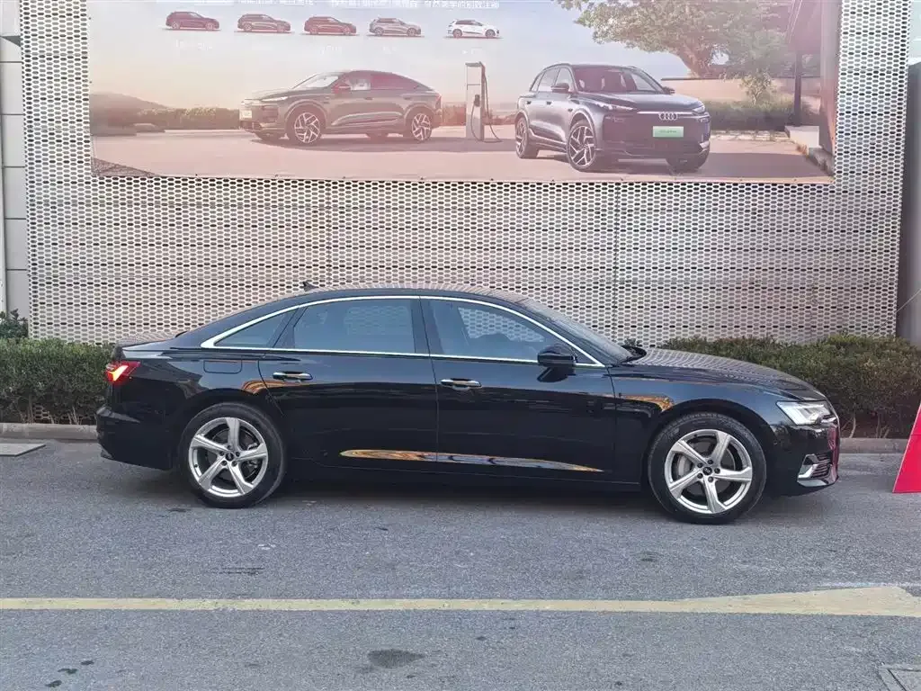 Audi A6L 2023 из CN, фото 10