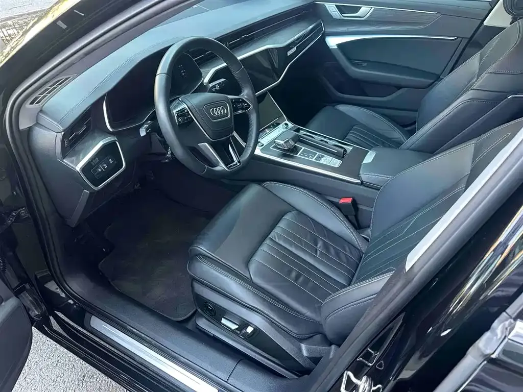 Audi A6L 2023 из CN, фото 2