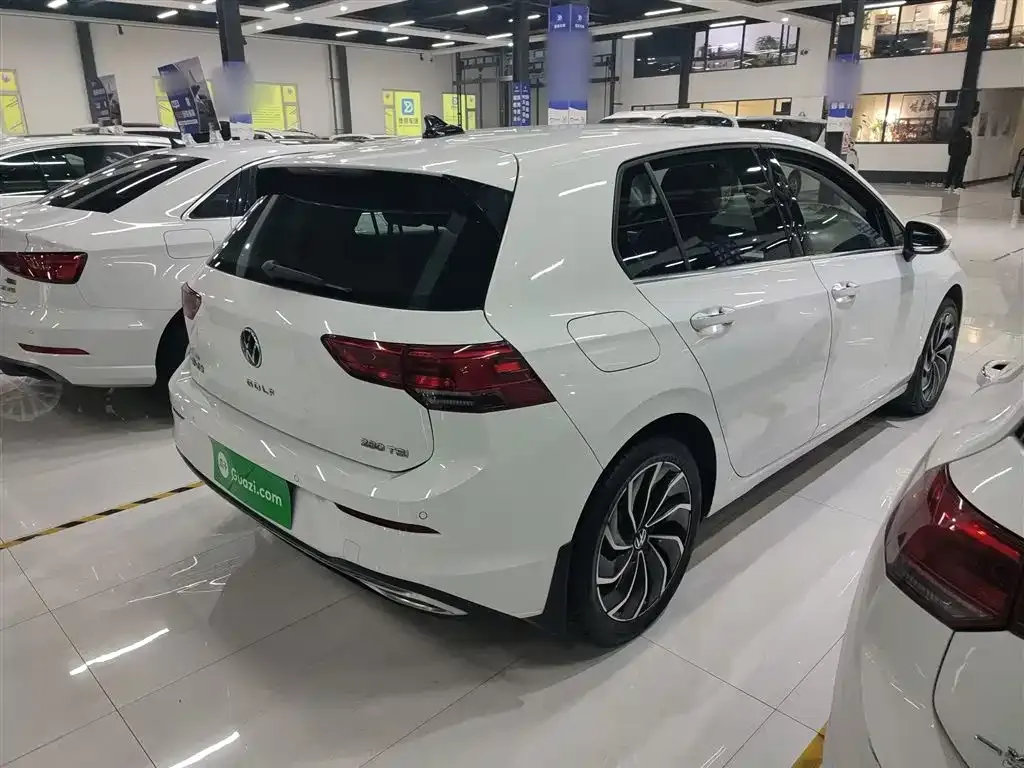 Volkswagen Golf 2022 из CN, фото 10