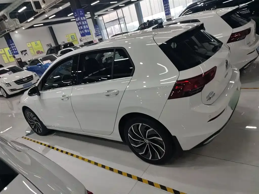 Volkswagen Golf 2022 из CN, фото 8