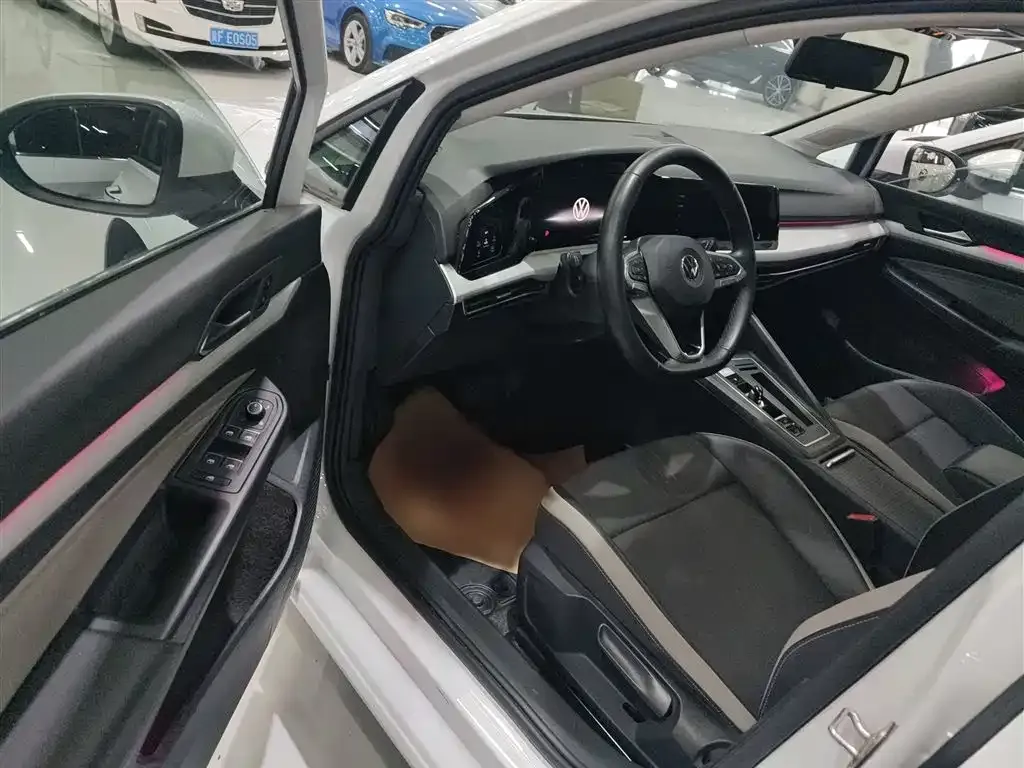 Volkswagen Golf 2022 из CN, фото 2