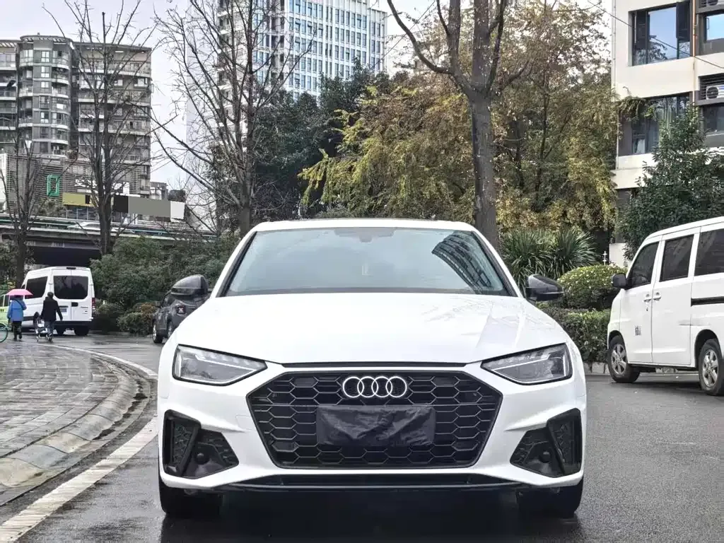 Audi A4L 2021 из CN, фото 9