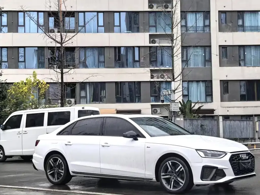 Audi A4L 2021 из CN, фото 6
