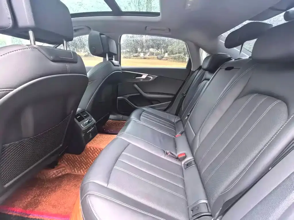 Audi A4L 2021 из CN, фото 10
