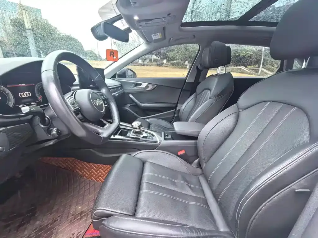 Audi A4L 2021 из CN, фото 3