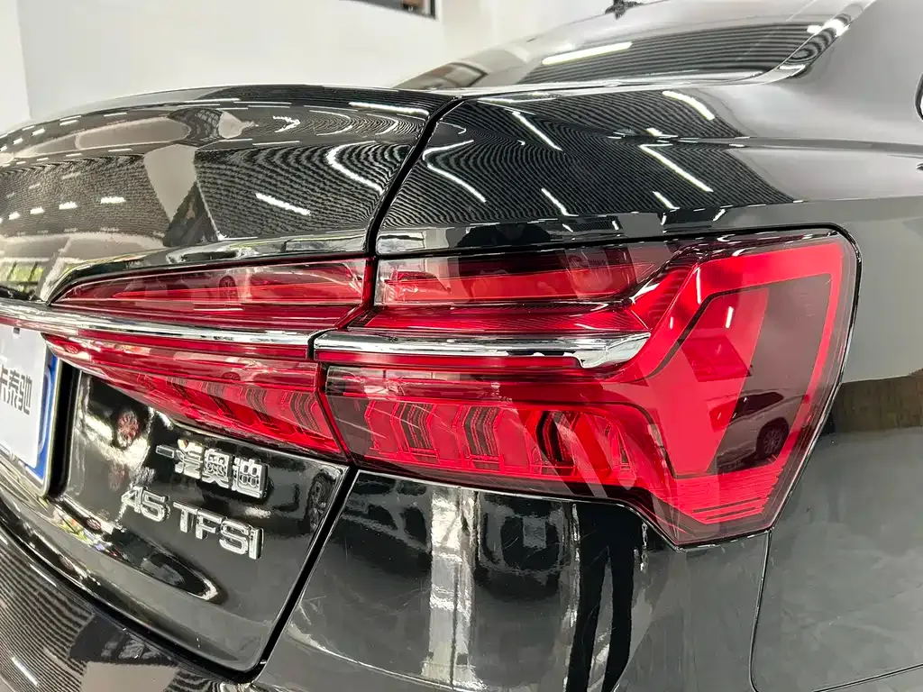 Audi A6L 2025 из CN, фото 4