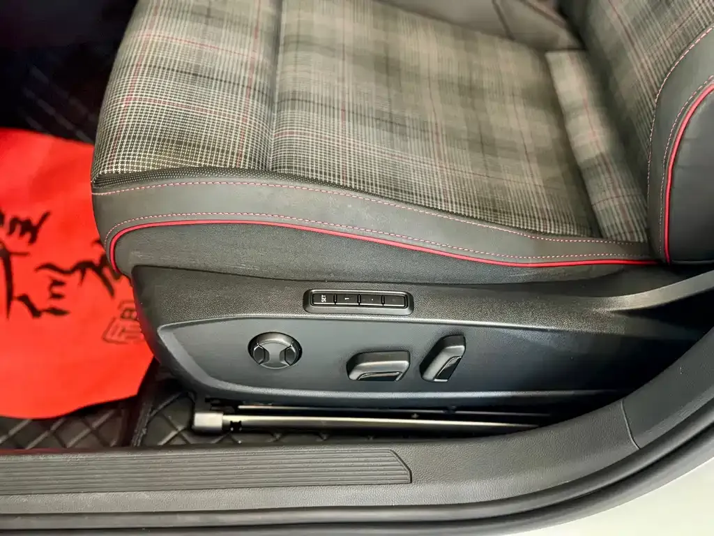 [object Object] Golf GTI 2022 из CN, фото 9