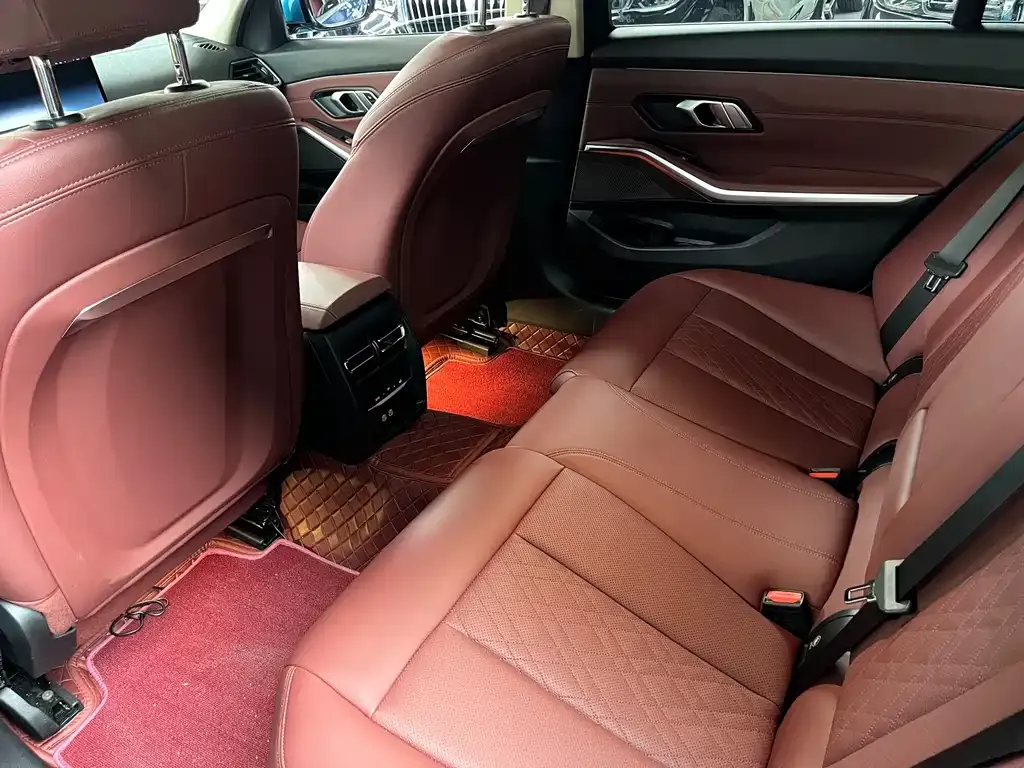 BMW 3 Series 2023 из CN, фото 7