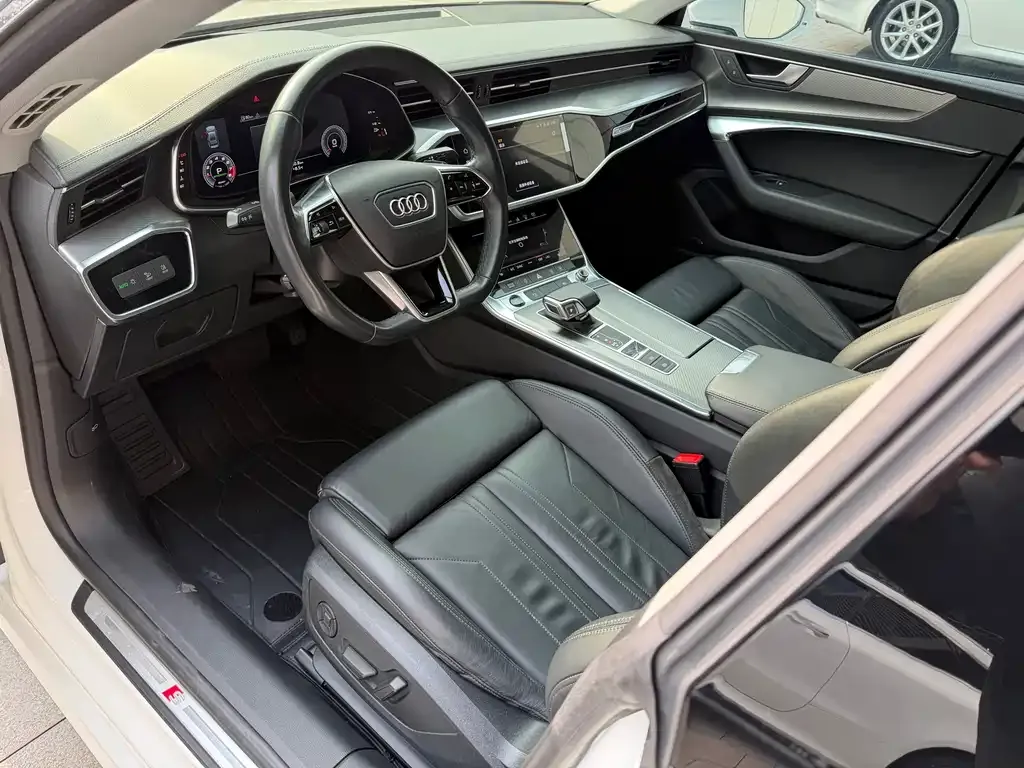 Audi A7 2021 из CN, фото 10
