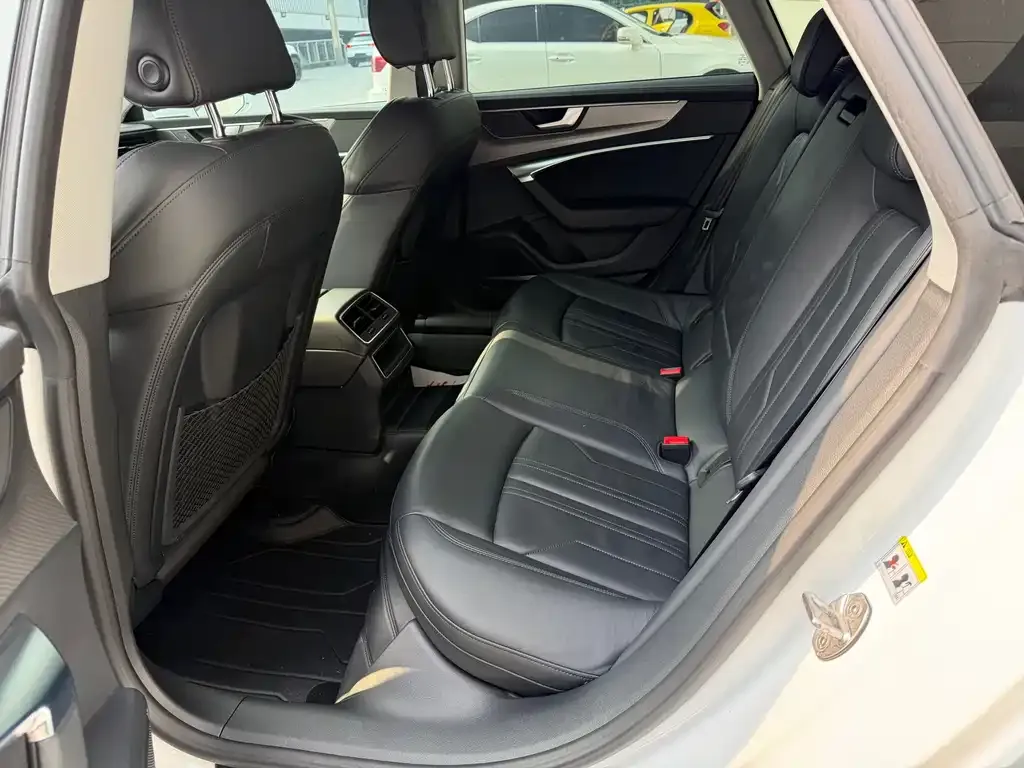 Audi A7 2021 из CN, фото 8