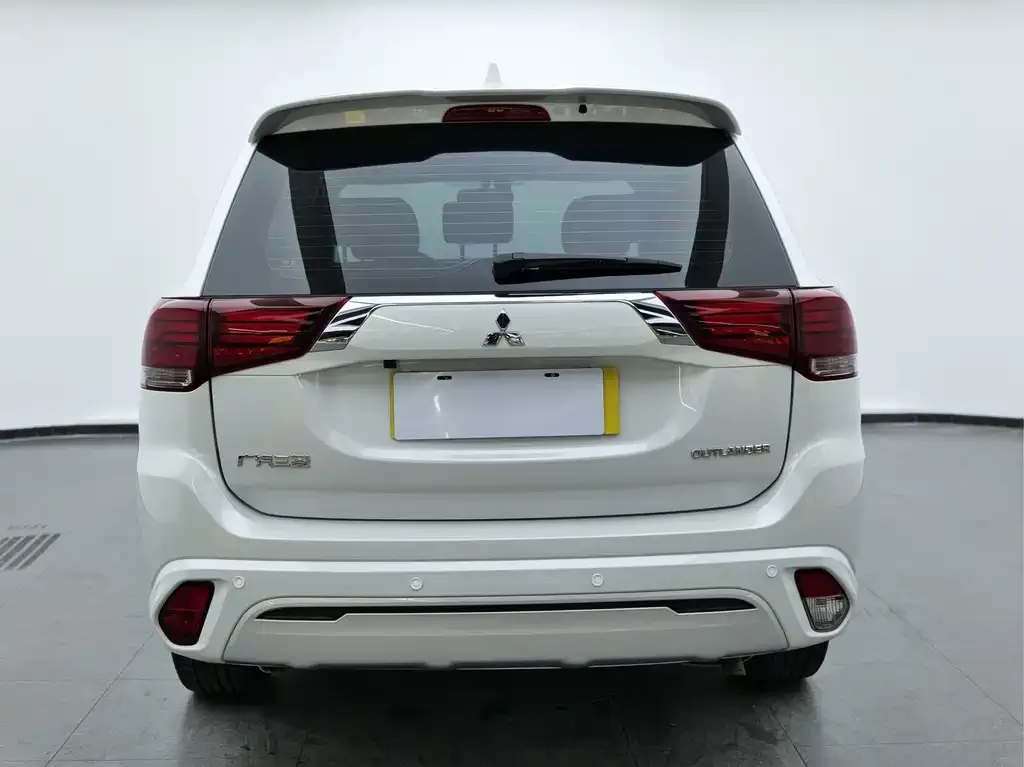 Mitsubishi Outlander 2022 из CN, фото 10